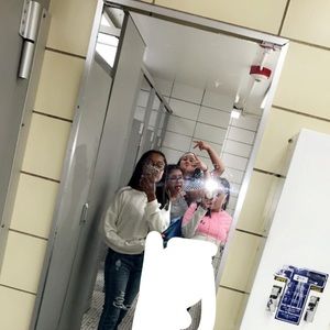 Meet your Posher, Samara